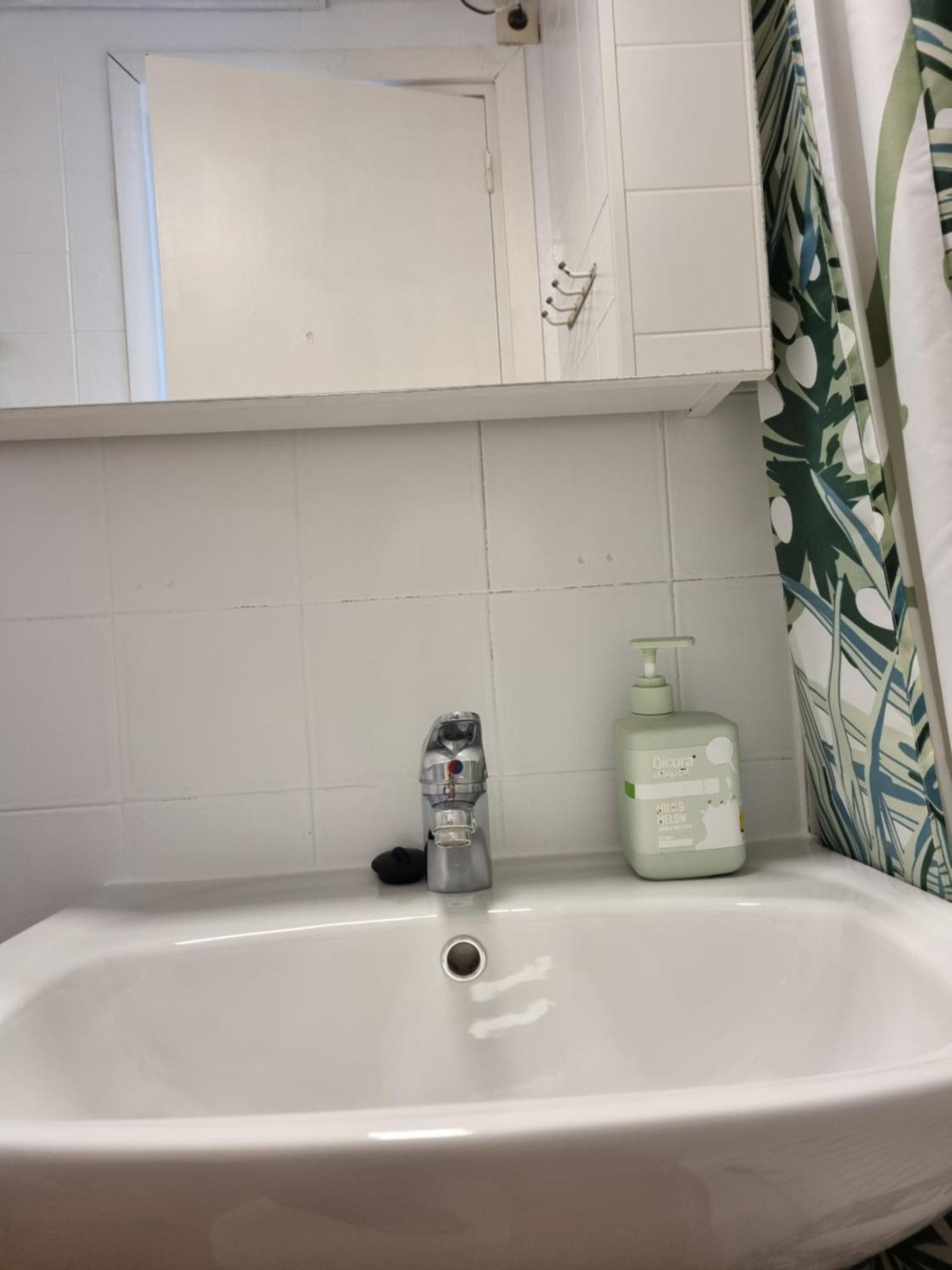 Comfortable One Bedroom Apartment ฟูเอนฮิโรลา ภายนอก รูปภาพ